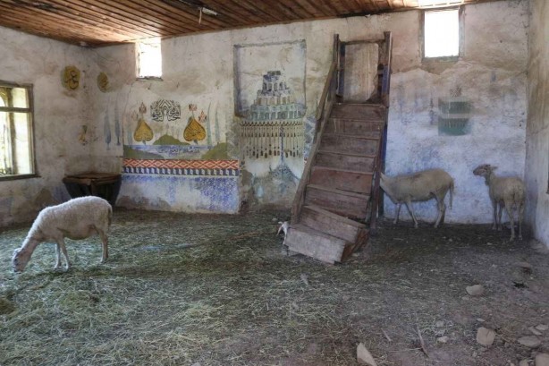 Foto - Milli Mücadele Kahramanına büyük vefasızlık! Demirci Efe’nin kemiklerini sızlatan görüntü