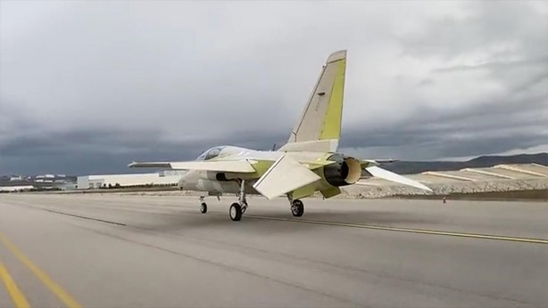 Foto - Milli Muharip Uçak Hindistan'ı ayağa kaldırdı! Tepki üstüne tepki yağdı