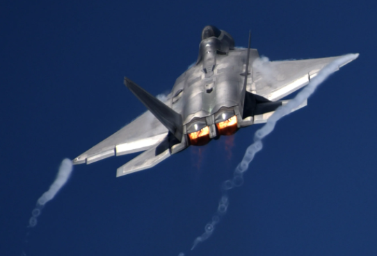  Milli Muharip Uçak ile kıyaslanıyordu! ABD'nin hiçbir ülkeye satmadığı F-22 Raptor'un görüntüleri sızdırıldı