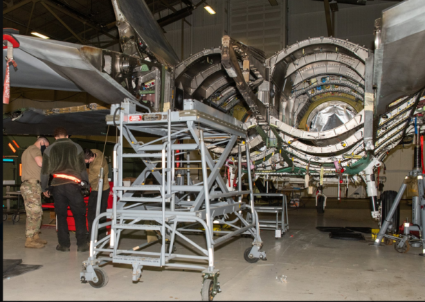 Foto - Milli Muharip Uçak ile kıyaslanıyordu! ABD'nin hiçbir ülkeye satmadığı F-22 Raptor'un görüntüleri sızdırıldı