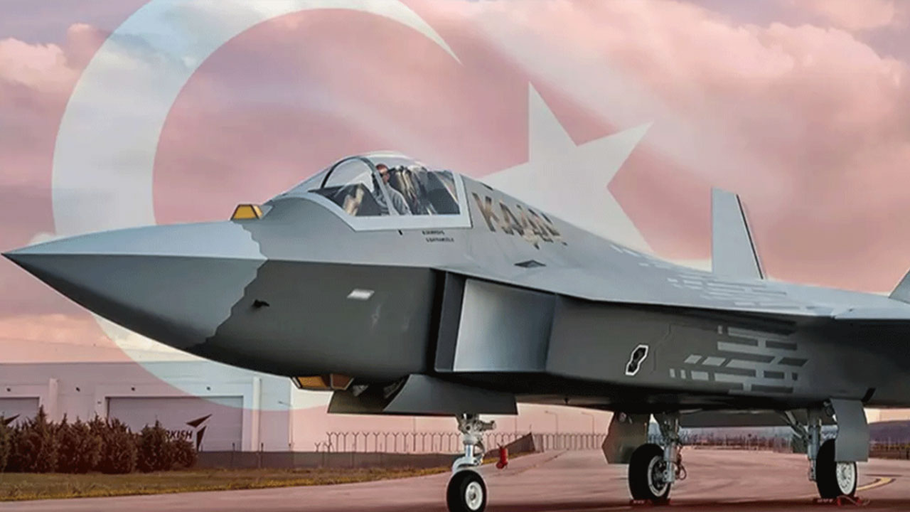 Foto - Milli Muharip Uçak Kaan bir anda değiştirildi