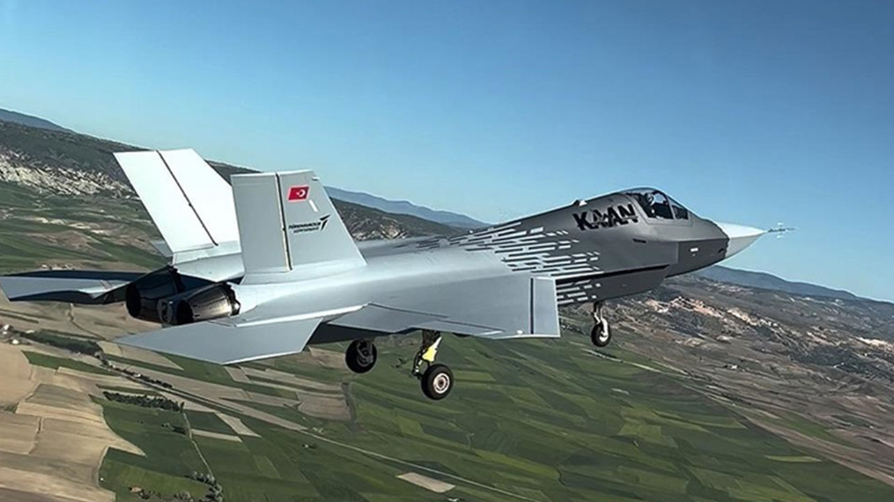 Foto - Milli Muharip Uçak Kaan bir anda değiştirildi