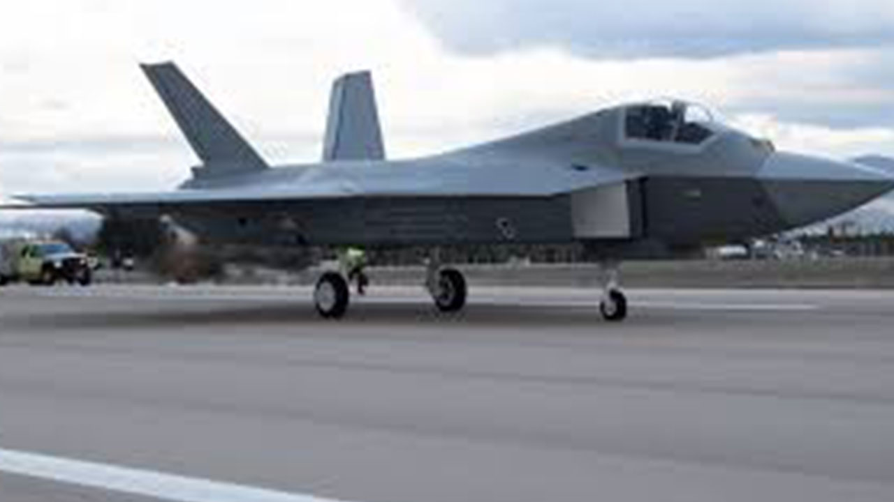 Foto - Milli Muharip Uçak Kaan bir anda değiştirildi