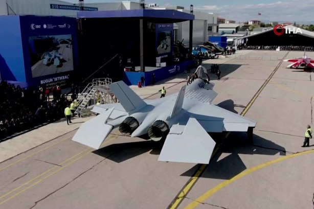 Foto - Milli Muharip Uçak Kaan ile ilgili olay açıklama: KAAN bizim için uçak değil