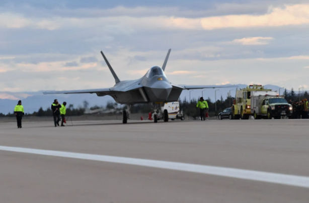 Foto - Milli Muharip Uçak Kaan Türkiye'den çok o ülkeyi salladı! '11 dakika sürdü' diyerek duyurdular