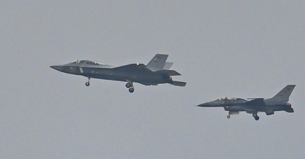 Milli Muharip Uçak Kaan Türkiye'den çok o ülkeyi salladı! '11 dakika sürdü' diyerek duyurdular