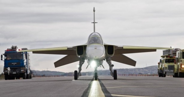 Foto - Milli Muharip Uçak sonrası emekli albay üstüne basa basa uyardı: O uçağı almamamız lazım