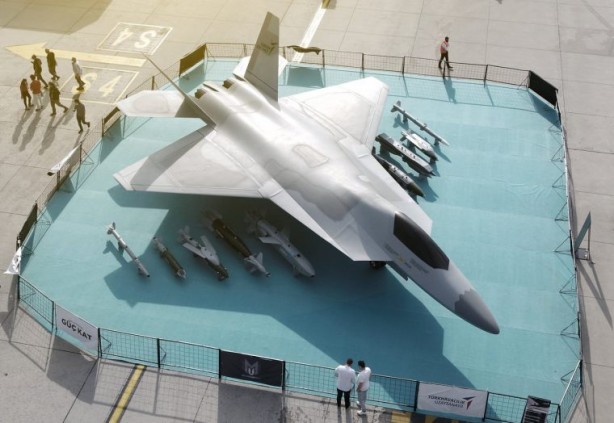 Milli Muharip Uçak'ı gören ABD'den Türkiye'ye 'yok artık' dedirtecek teklif! Canlı yayında açıkladı