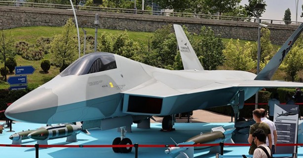 Foto - Milli Muharip Uçak'ı gören ABD'den Türkiye'ye 'yok artık' dedirtecek teklif! Canlı yayında açıkladı