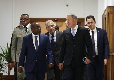 Milli Savunma Bakanı Hulusi Akar, Kongo Demokratik Cumhuriyeti Milli Savunma Bakanı Gilbert Kurhenga ile görüştü