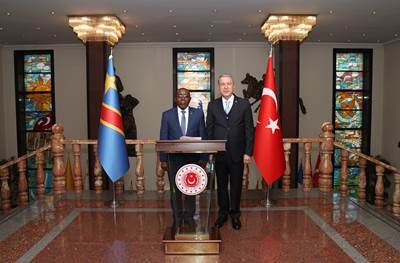 Foto - Milli Savunma Bakanı Hulusi Akar, Kongo Demokratik Cumhuriyeti Milli Savunma Bakanı Gilbert Kurhenga ile görüştü
