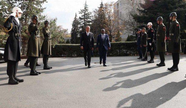 Foto - Milli Savunma Bakanı Hulusi Akar, Kongo Demokratik Cumhuriyeti Milli Savunma Bakanı Gilbert Kurhenga ile görüştü