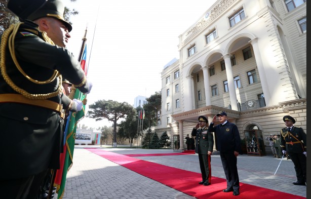 Foto - Milli Savunma Bakanı Hulusi Akar'a Azerbaycan'da "mehter" sürprizi