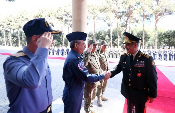 Foto - Milli Savunma Bakanı Hulusi Akar'a Azerbaycan'da "mehter" sürprizi