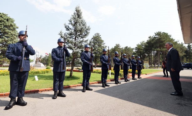 Foto - Milli Savunma Bakanı Hulusi Akar'dan, 9. Ana Jet Üs Komutanlığına ziyaret
