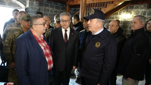 Foto - Milli Savunma Bakanı Hulusi Akar'dan Diyarbakır çıkarması