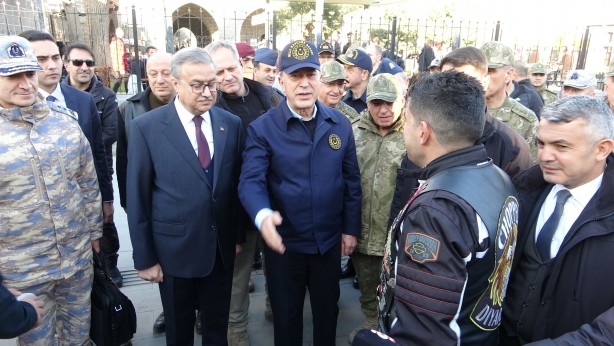 Foto - Milli Savunma Bakanı Hulusi Akar'dan Diyarbakır çıkarması