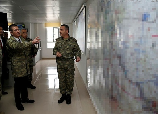 Foto - Milli Savunma Bakanı Nurettin Canikli sınır hattında