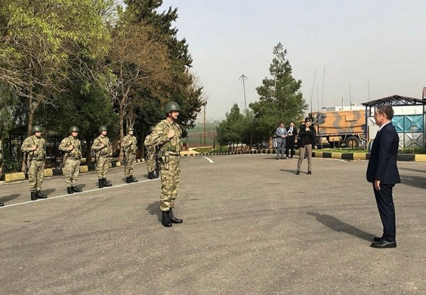 Foto - Milli Savunma Bakanı Nurettin Canikli sınır hattında