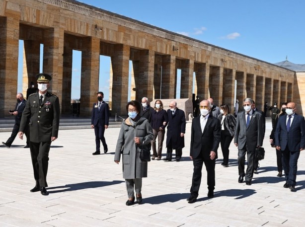 Foto - 'Milli Şef' unutuldu! İsmet İnönü'yü bakın kaç kişi andı!