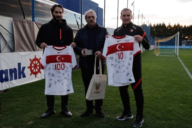 Foto - Milli takımda bomba iddia ortaya çıktı! Aylık 500 bin TL istedi odadan kovuldu...