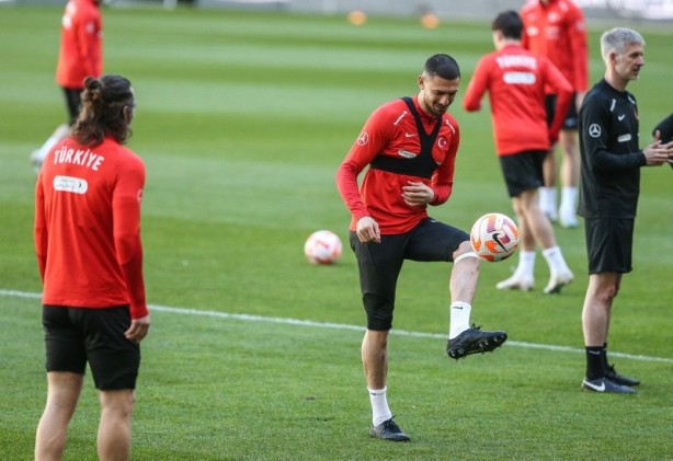 Foto - Milli takımda bomba iddia ortaya çıktı! Aylık 500 bin TL istedi odadan kovuldu...