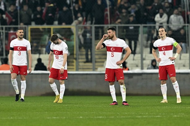 Foto - Milli Takımla ilgili skandal iddia! Oruç tutan futbolcuya yapılan muamele Türkiye'yi ayağa kaldıracak