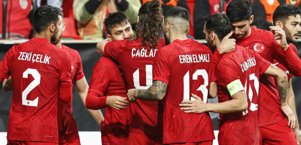 Foto - Milli Takımla ilgili skandal iddia! Oruç tutan futbolcuya yapılan muamele Türkiye'yi ayağa kaldıracak