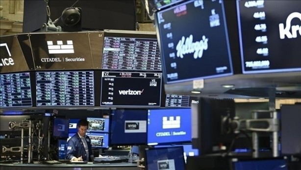 Foto - Milyarder Warren Buffett'ten korkutan hamle! Parasını oraya yatırmaya başladı