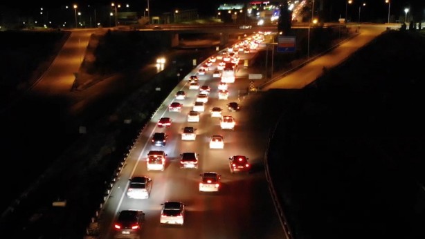Foto - Milyonlar dönüş yolunda! Kırıkkale'de trafik kilitlendi