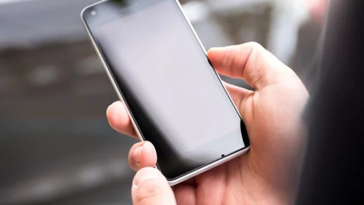 Milyonlarca Android kullanıcısına uyarı: Telefonunuzdaki bu uygulamalara dikkat! Bilgileriniz çalınıyor olabilir