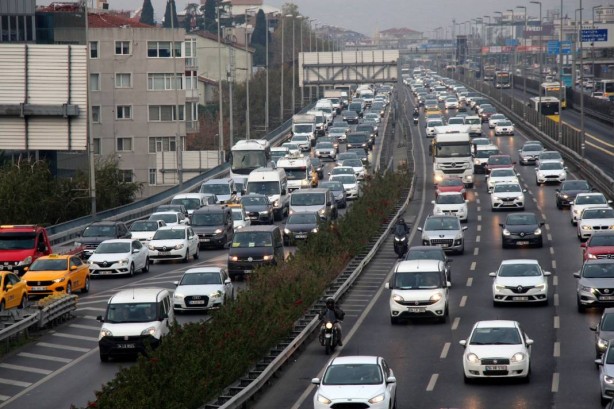 Foto - Milyonlarca araç sahibini ilgilendiriyor! O sürücülere tam 6 bin 440 TL para cezası kesilecek