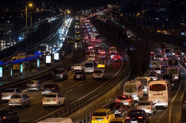 Foto - Milyonlarca araç sahibini ilgilendiriyor! O sürücülere tam 6 bin 440 TL para cezası kesilecek