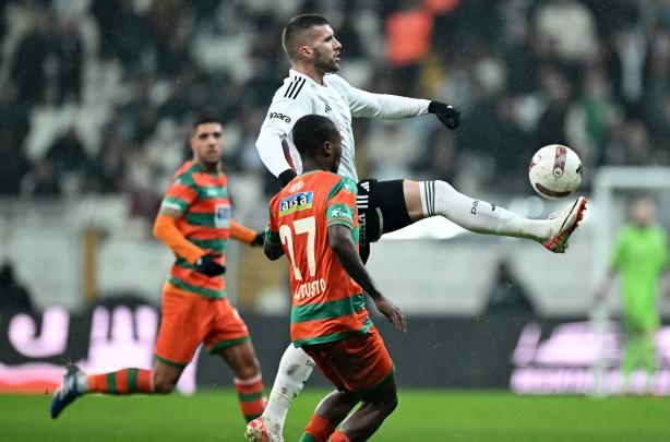 Foto - Milyonlarca Beşiktaşlıya çok kötü haber! Herkese verdi veriştirdi ve bıraktı! Rıza Çalımbay'dan skandal açıklamalar...