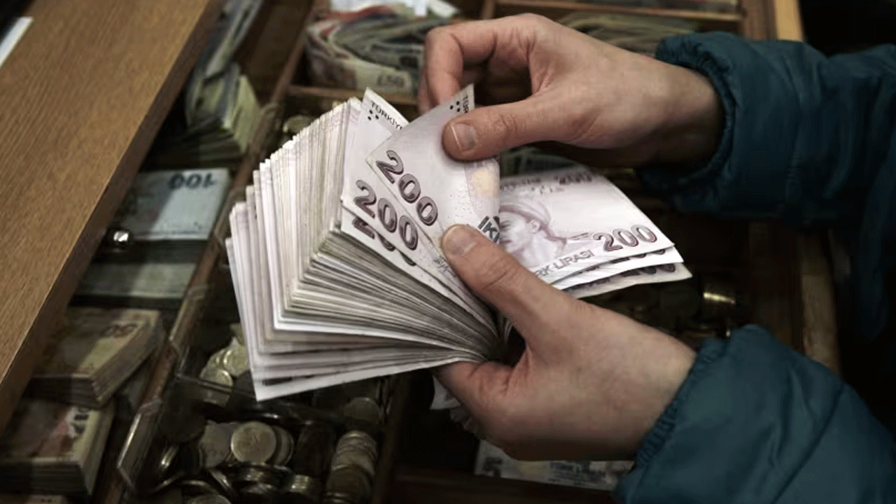 Milyonlarca emeklinin beklediği ödeme tarihleri belli oldu!