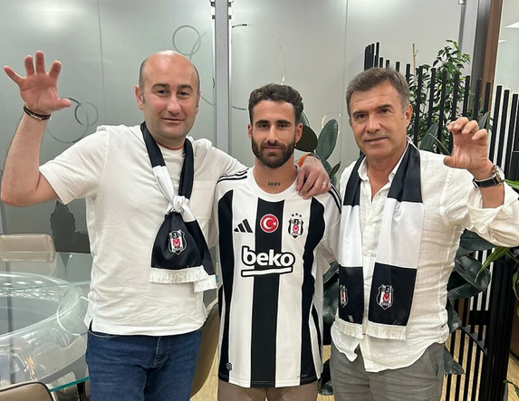 Foto - Milyonlarca euroyu vereceğiz! Tüm futbolseverler bu işe şaştı kaldı! Umarız elde patlamaz...