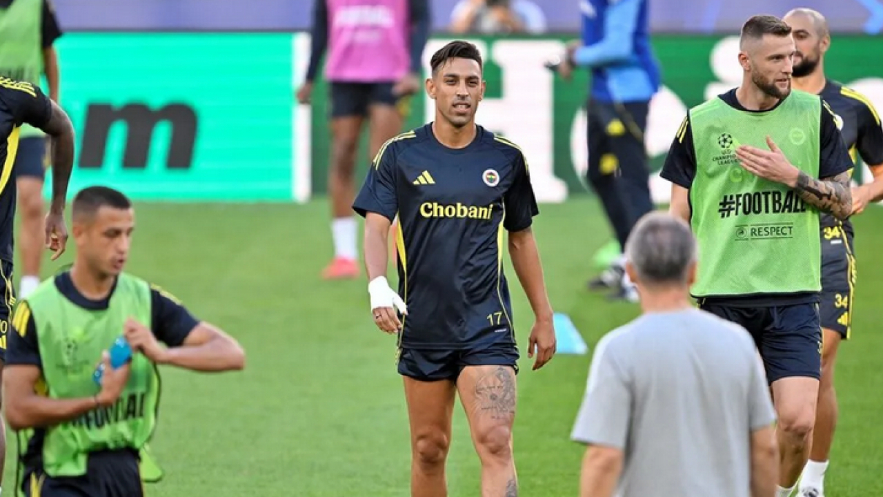 Foto - Milyonlarca Fenerbahçeli resmen çıldırıyor! Portekiz’de bu adam neden oynamaz eyy Mourinho!