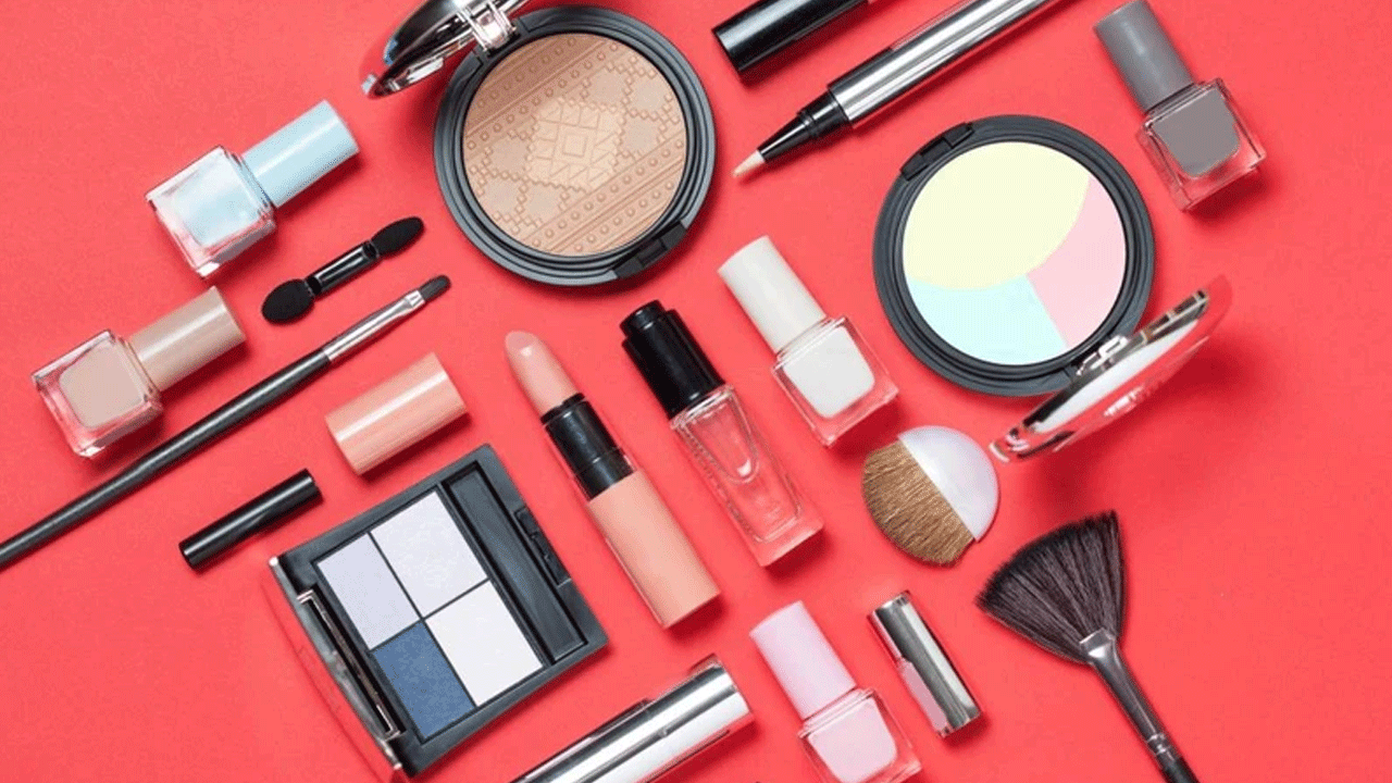 Foto - Milyonlarca kişi ekmek bulamazken makyaja servet akıyor! En çok boya süren ülkeler belli oldu