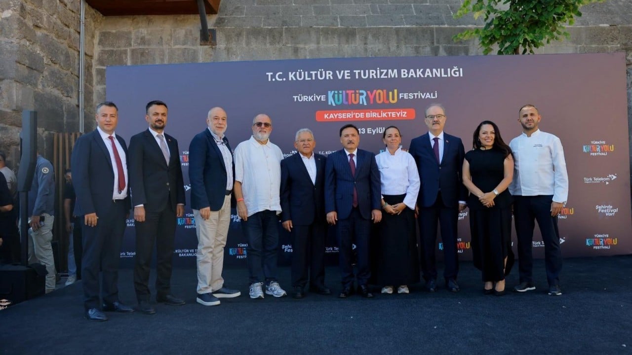  Milyonlarca kişi takip etti: Kayseri Belediye Başkanı Büyükkılıç'tan Ersoy'a teşekkür