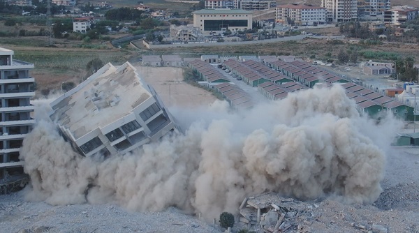 Foto - Milyonluk bina kağıt gibi oldu