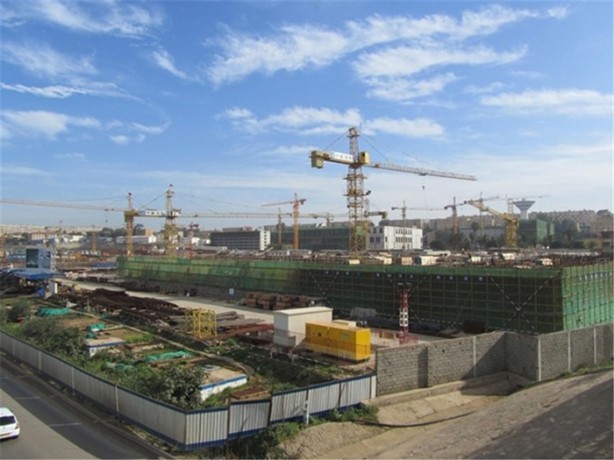 Foto - Minaresi tam 265 metre!