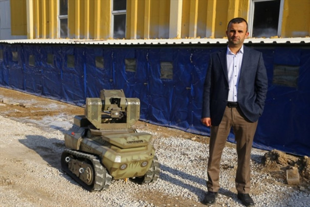 Foto - Mini tank kışla yolu gözlüyor