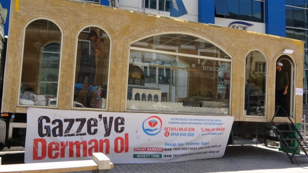 Foto - ‘Minia Kudüs’ tırı görenlere duygusal anlar yaşatıyor!