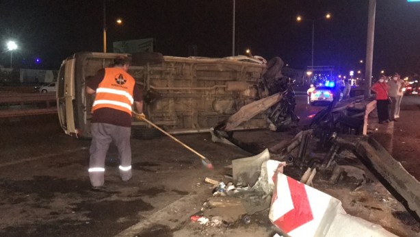 Foto - Minibüs devrildi 7 kişi yaralandı