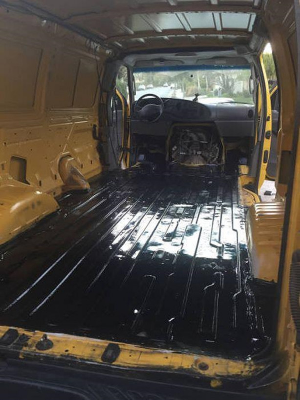 Foto - Minibüsü eve çevirdiler!