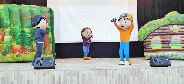 Foto - Minik dimağlarımız milli duygularla besleniyor: Hürkuş ve Gökbey müzikal tiyatrosunu minikler sevdi