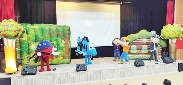 Foto - Minik dimağlarımız milli duygularla besleniyor: Hürkuş ve Gökbey müzikal tiyatrosunu minikler sevdi