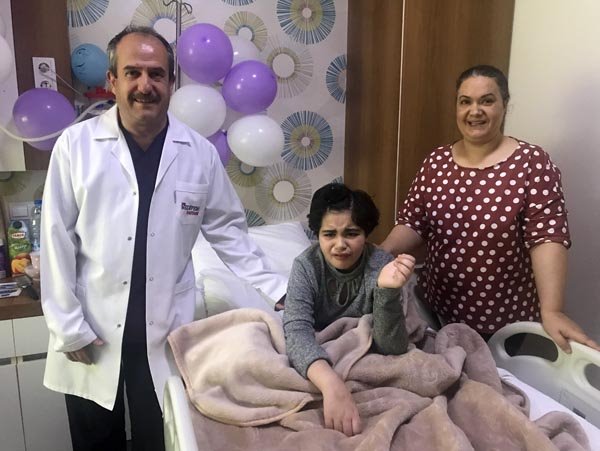 Foto - Minik kızın midesinden çıkanlar dehşete düşürdü!