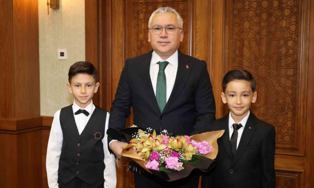 Foto - Minik Valinin ilk talimatı bakın ne oldu!