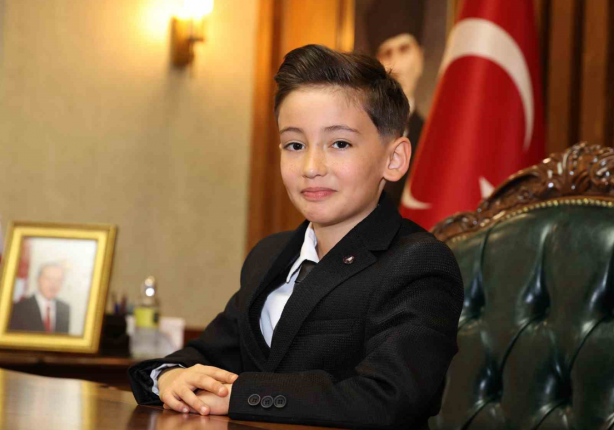 Minik Valinin ilk talimatı bakın ne oldu!